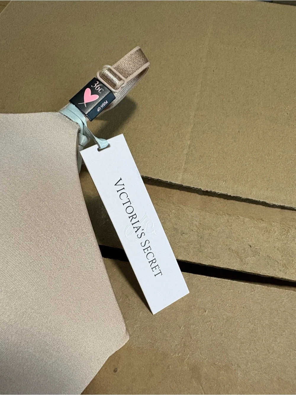 NWT Victoria's Secret Smooth Nude Bra